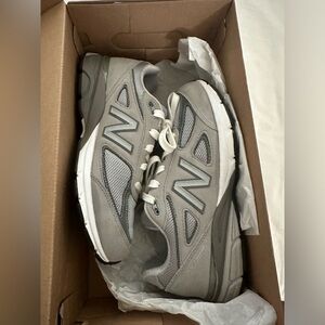 New balance shoes 990v4